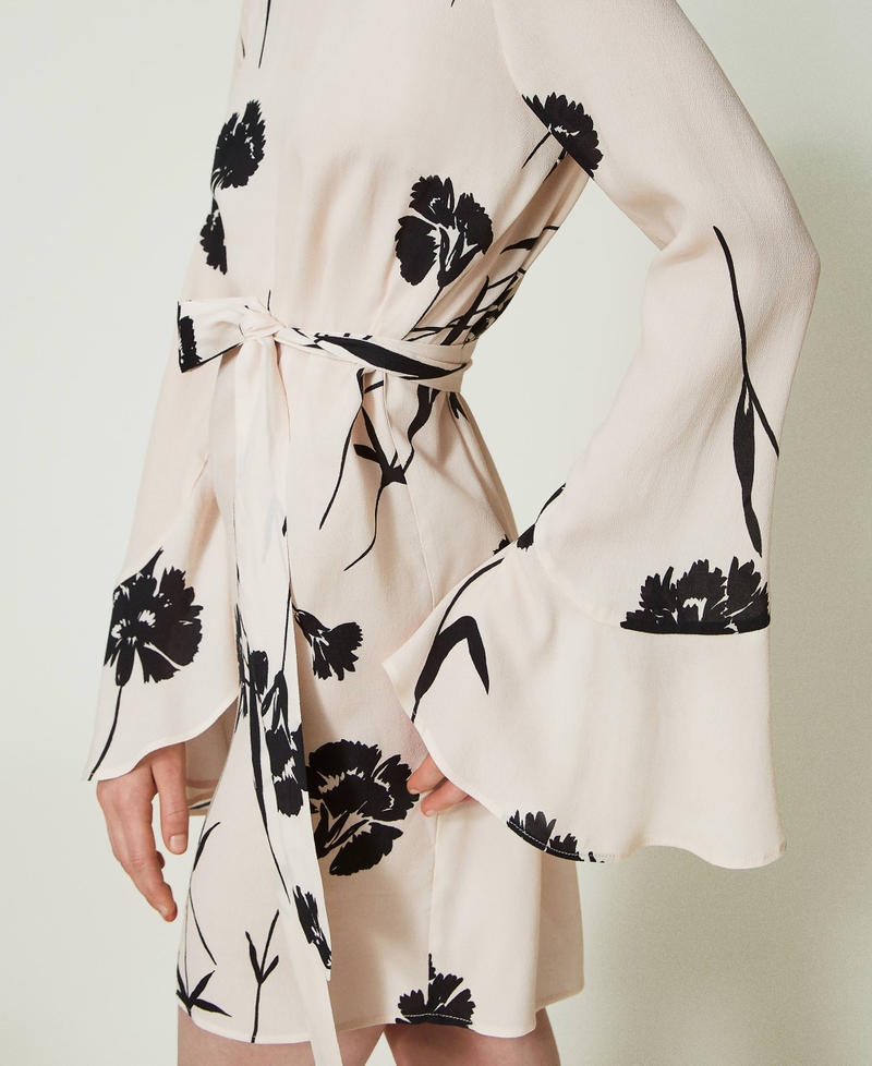 Robe courte en crêpe floral Imprimé Œillet Noir/Blanc Neige Femme 241TP2604-05