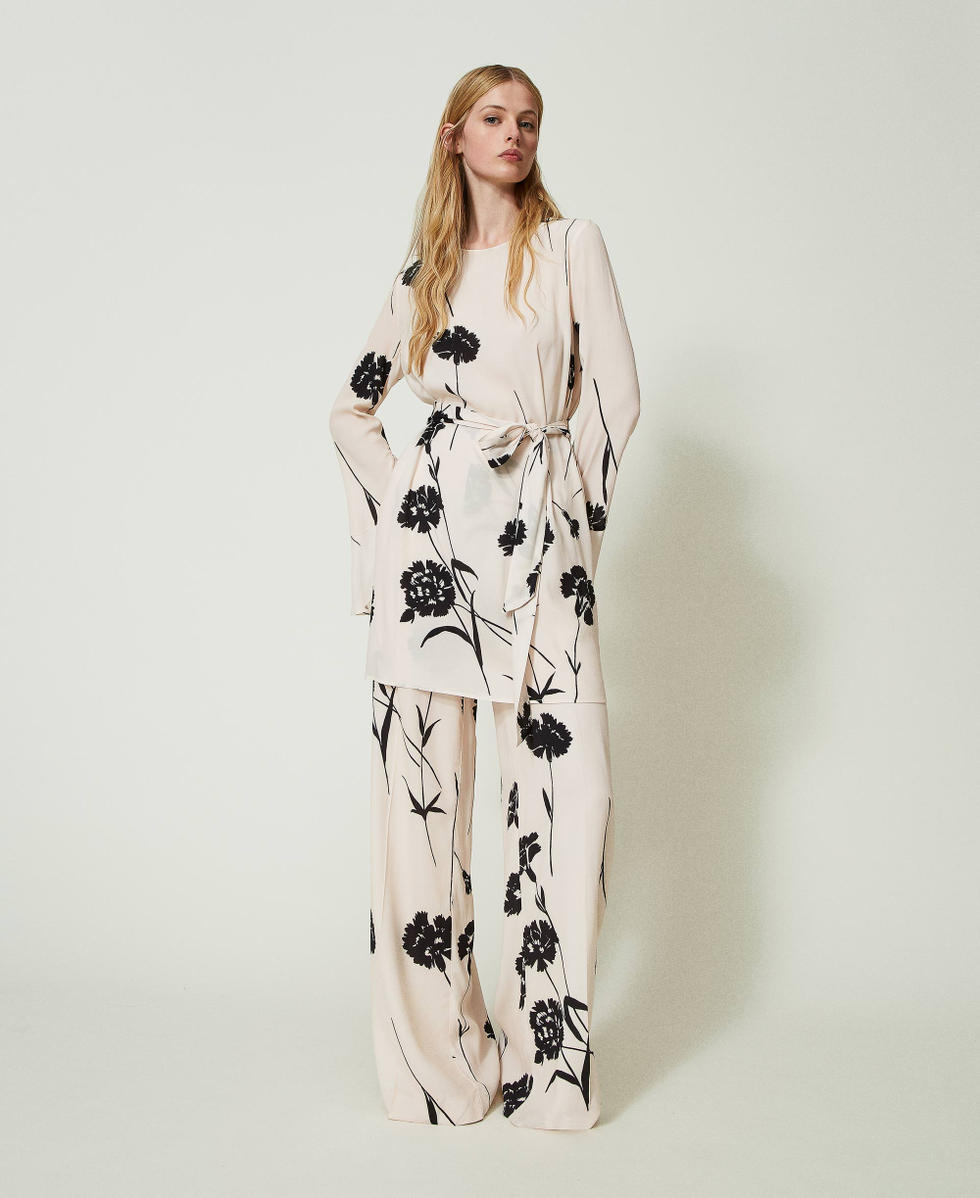 Robe courte en cr&ecirc;pe floral