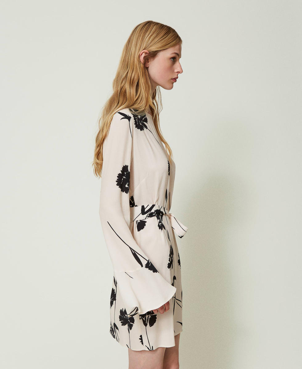 Robe courte en cr&ecirc;pe floral
