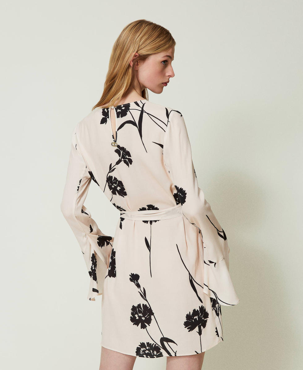 Robe courte en cr&ecirc;pe floral