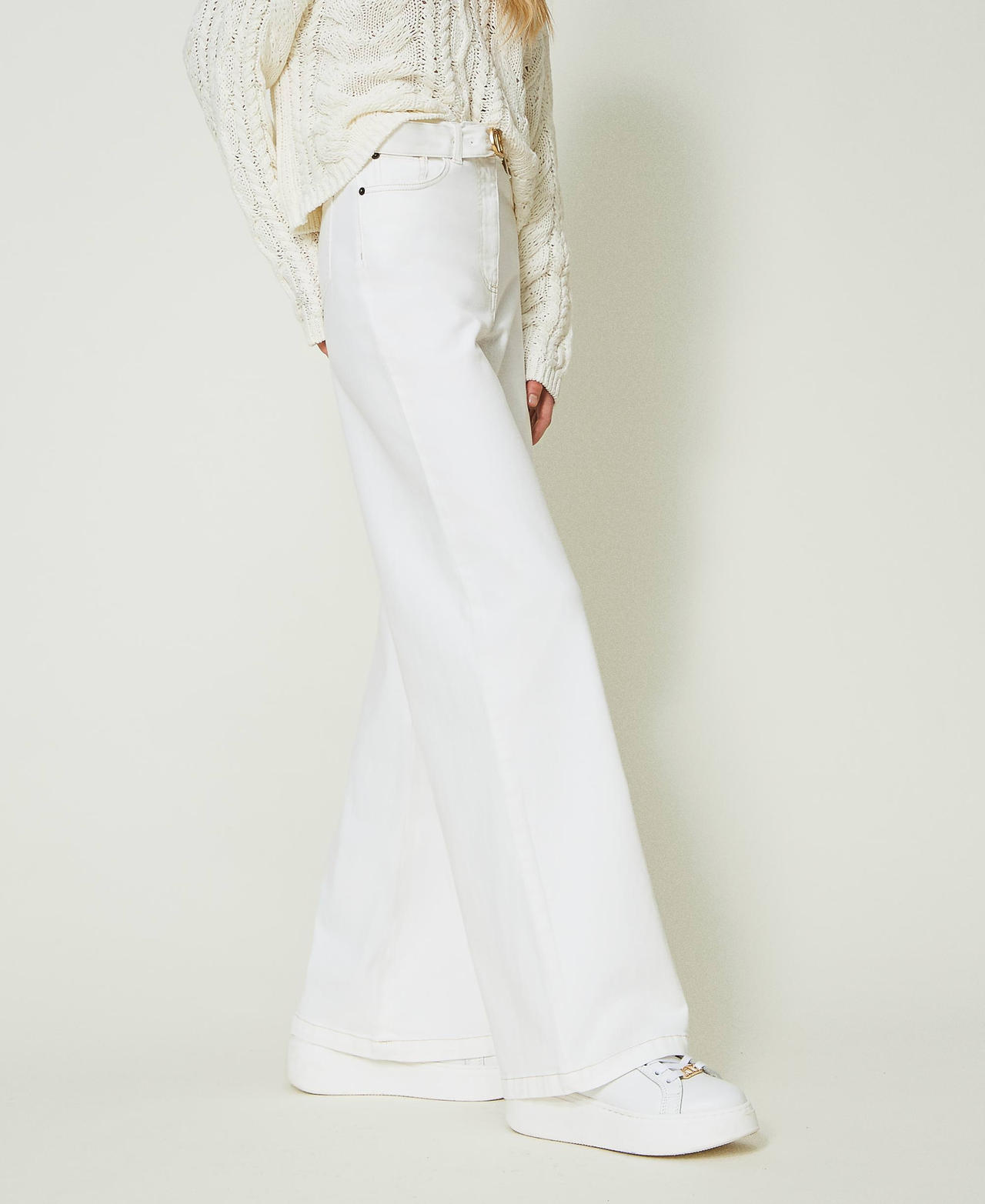 Wide leg white jeans with belt