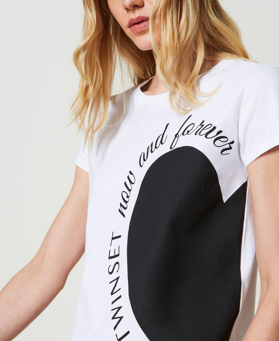 T-shirt avec imprimé cœur