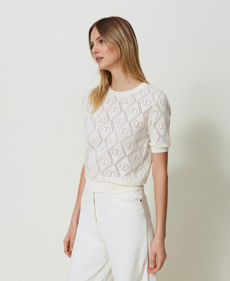 Maglia traforata con Oval T e maniche corte