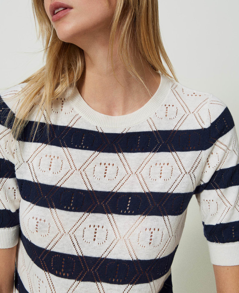 Kurzärmliger Pullover mit „Oval T“-Durchbruchmuster Zweifarbig Schnee / Mid Blue Frau 241TP3073_11463_04