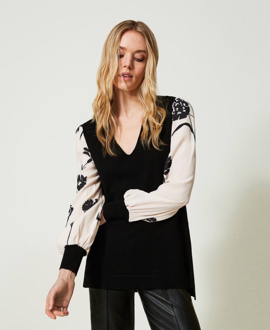 Jumper with printed crêpe sleeves