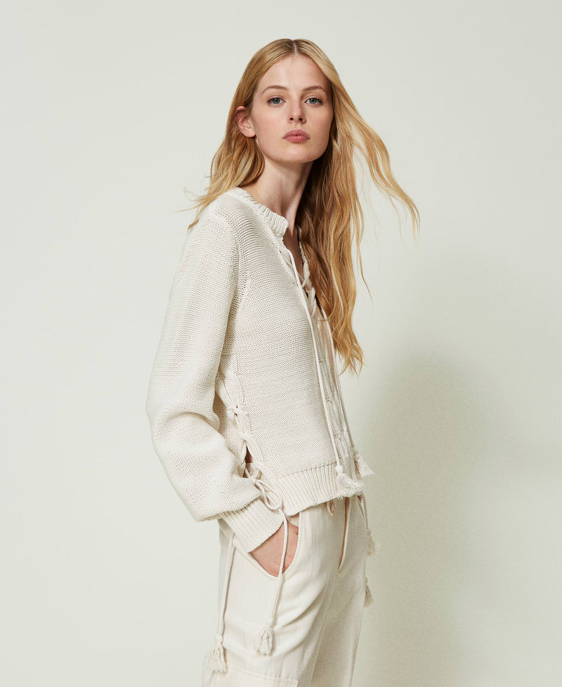 Jumper with criss-cross closure
