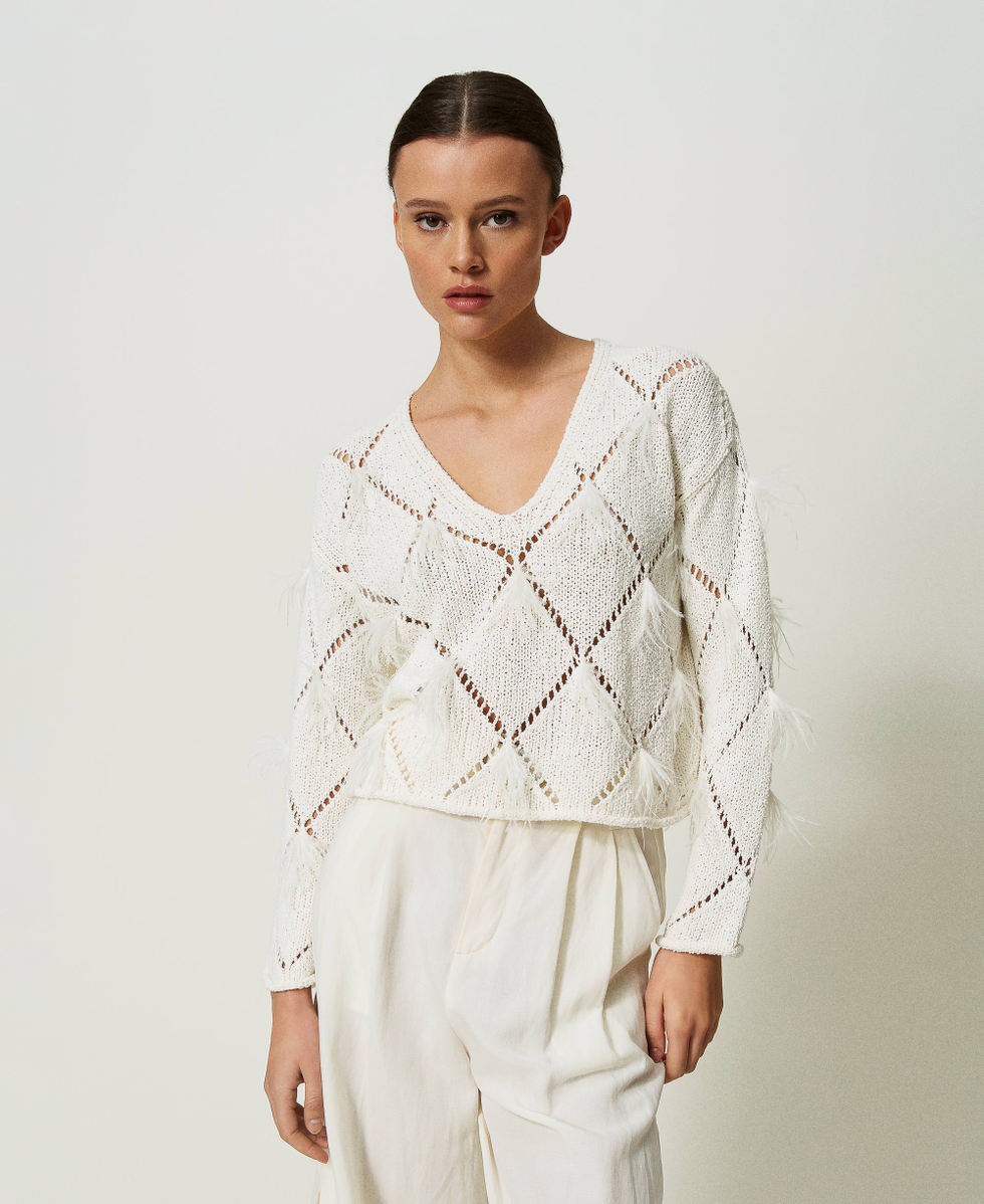 Diamond-pattern jumper with feathers