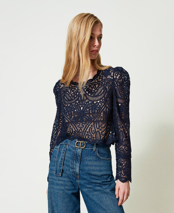 Pull crochet effet dentelle