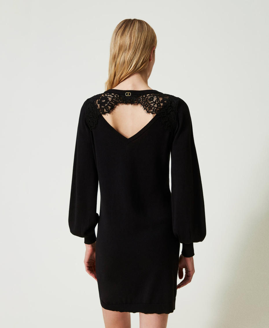 Короткое трикотажное платье с кружевом Черный женщина 241TP3541-03