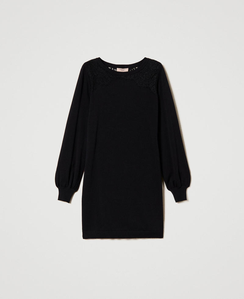 Short knit dress with lace