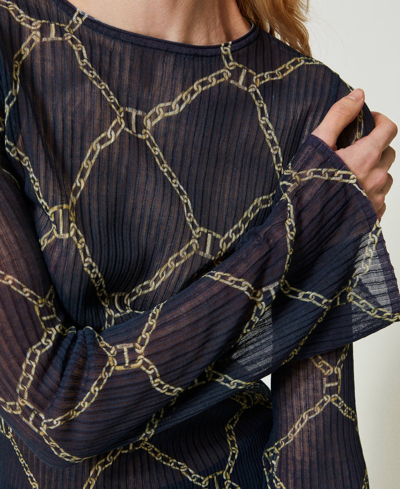 Fitted jumper with chain print