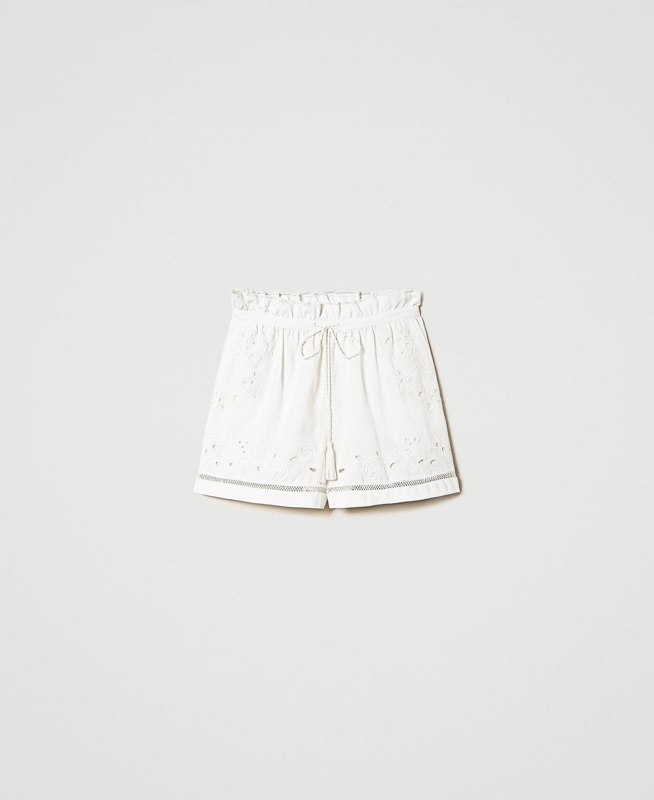Short en mousseline avec broderies