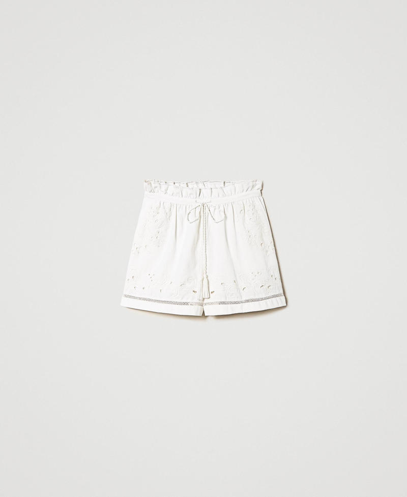Muslin shorts with embroideries