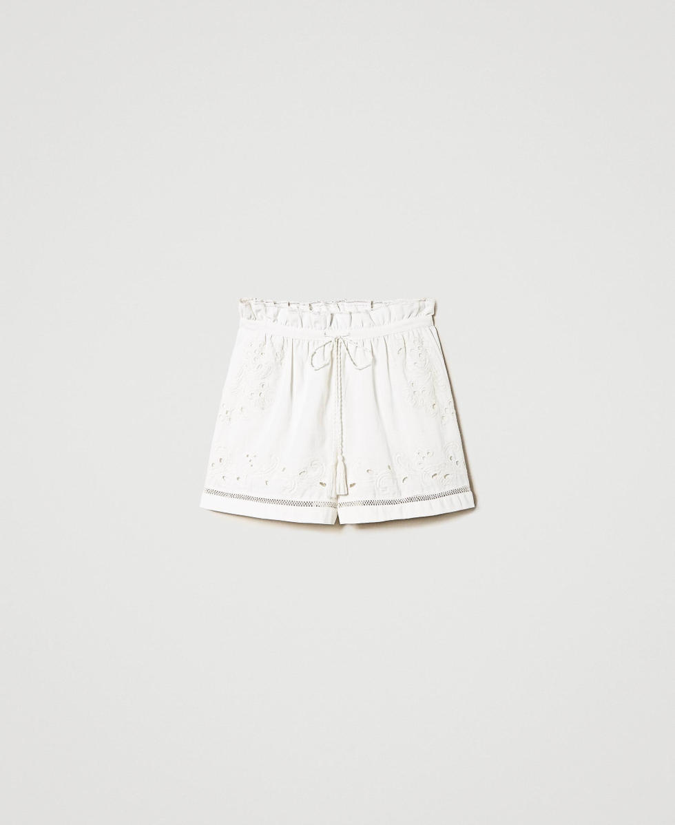 Short en mousseline avec broderies