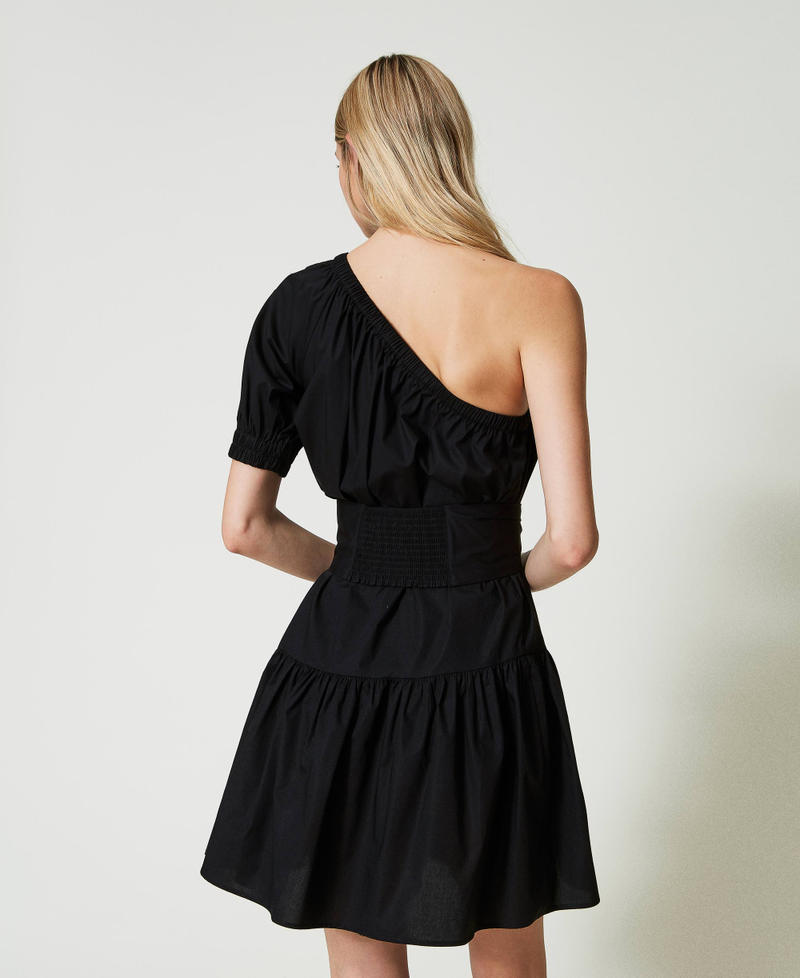 Robe courte asymétrique en popeline avec Oval T