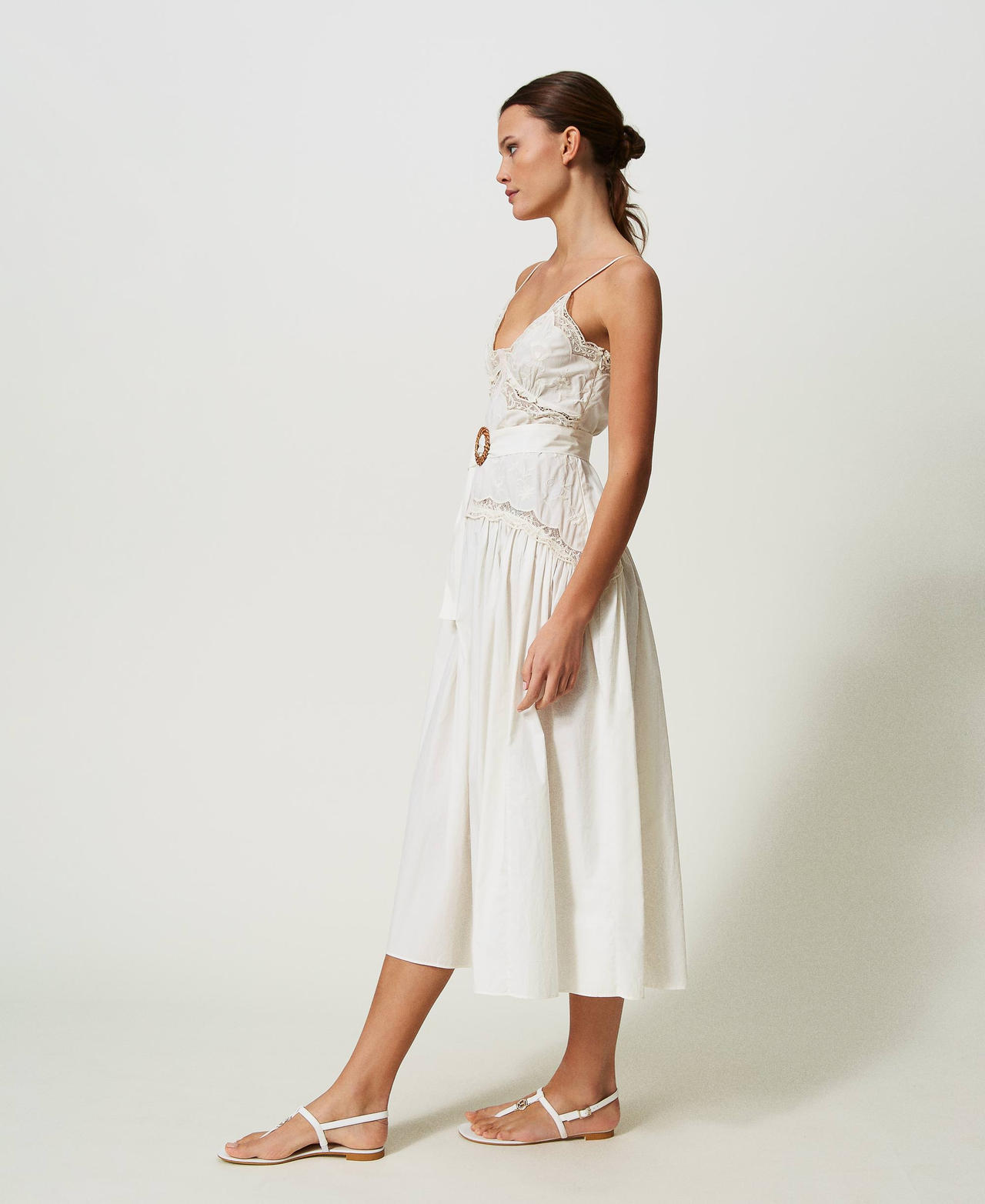 Long dress with floral embroideries