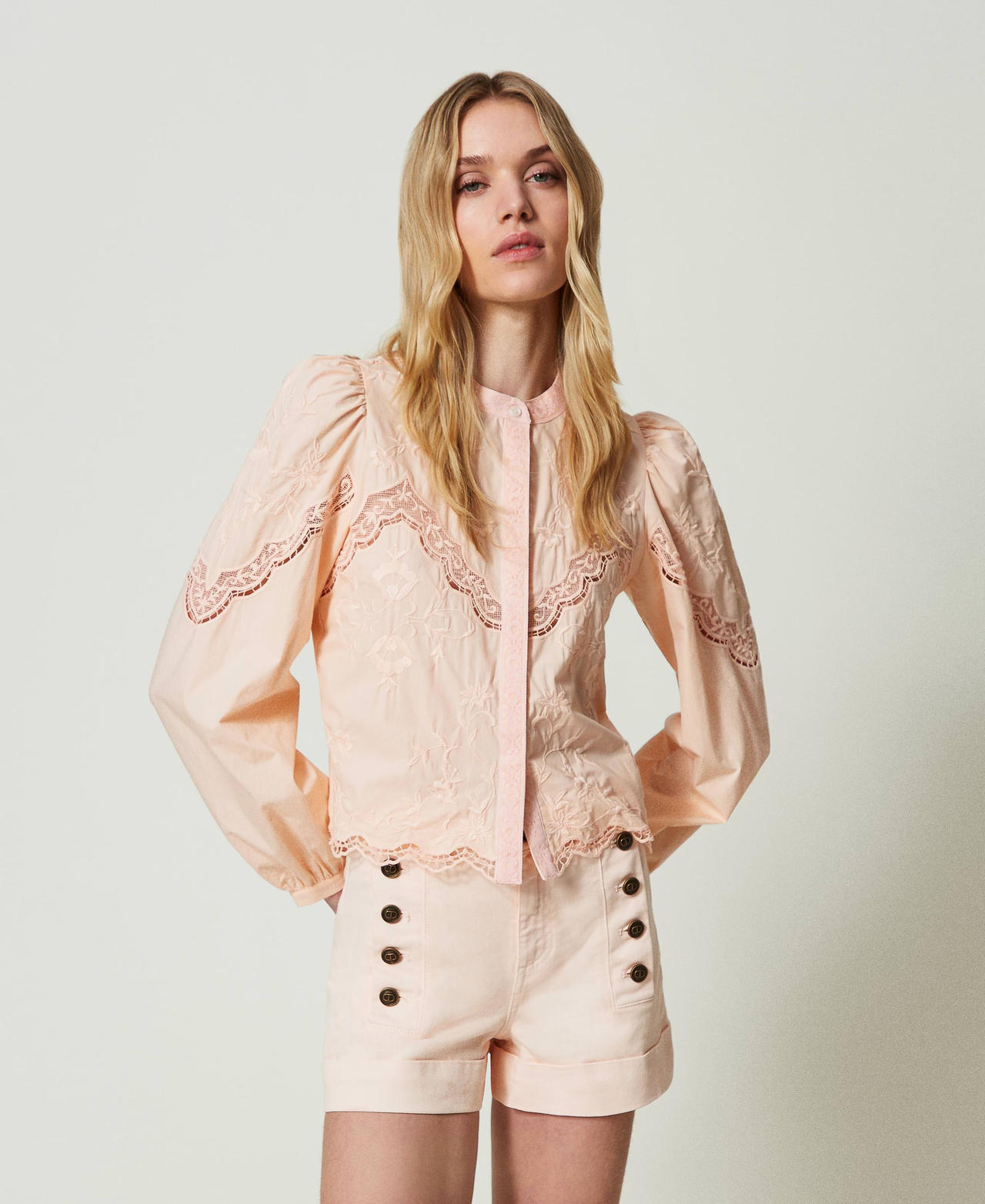 Camisa con bordado de flores Rosa "Pale Peach" Mujer 241TT2081_11538_01