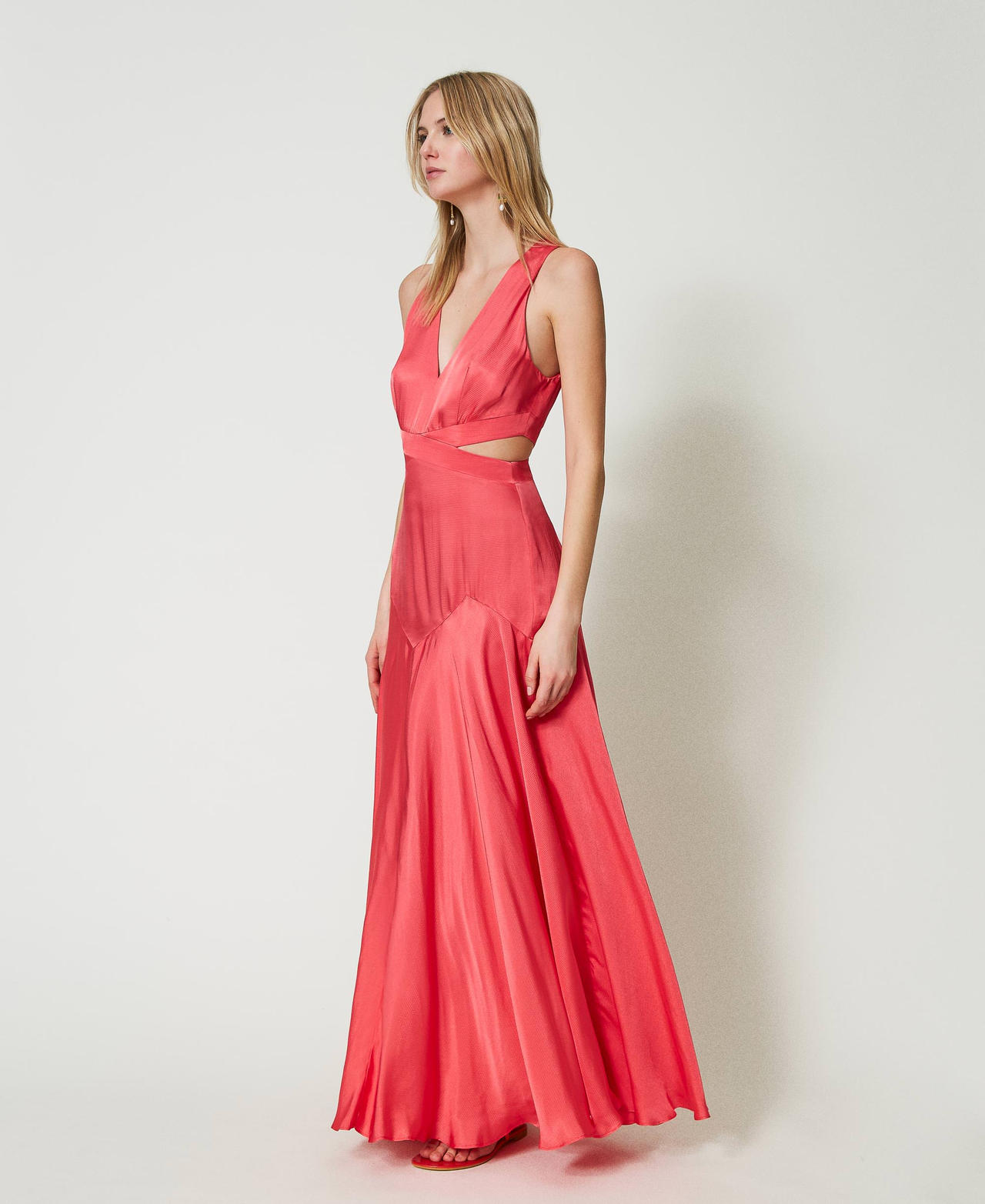 Длинное атласное платье с вырезами Розовый "Блеск для губ" женщина 241TT2160-02
