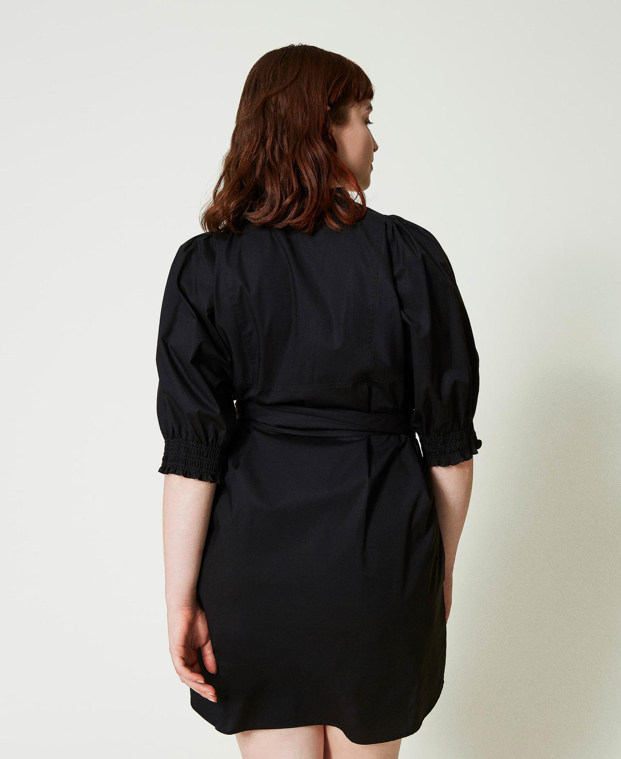 Короткое платье-рубашка из поплина Черный женщина 241TT2201-03