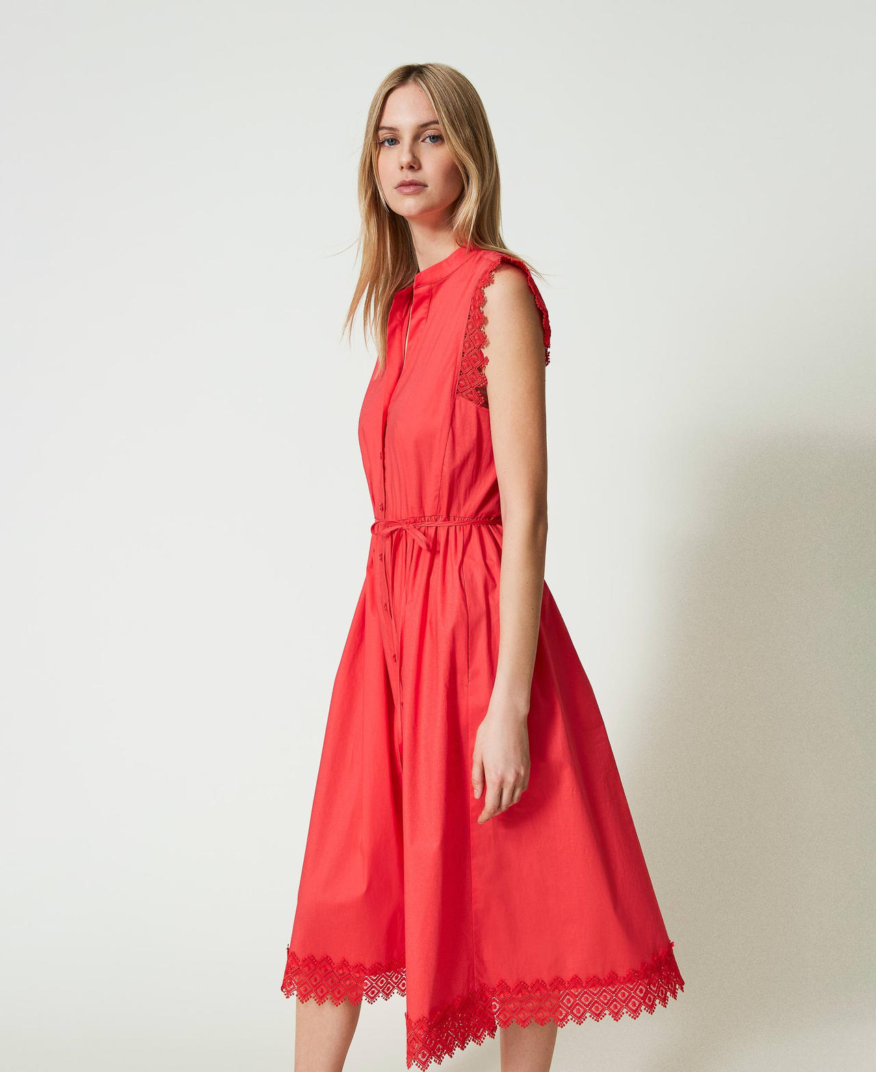 Midikleid aus Popeline und Makramee