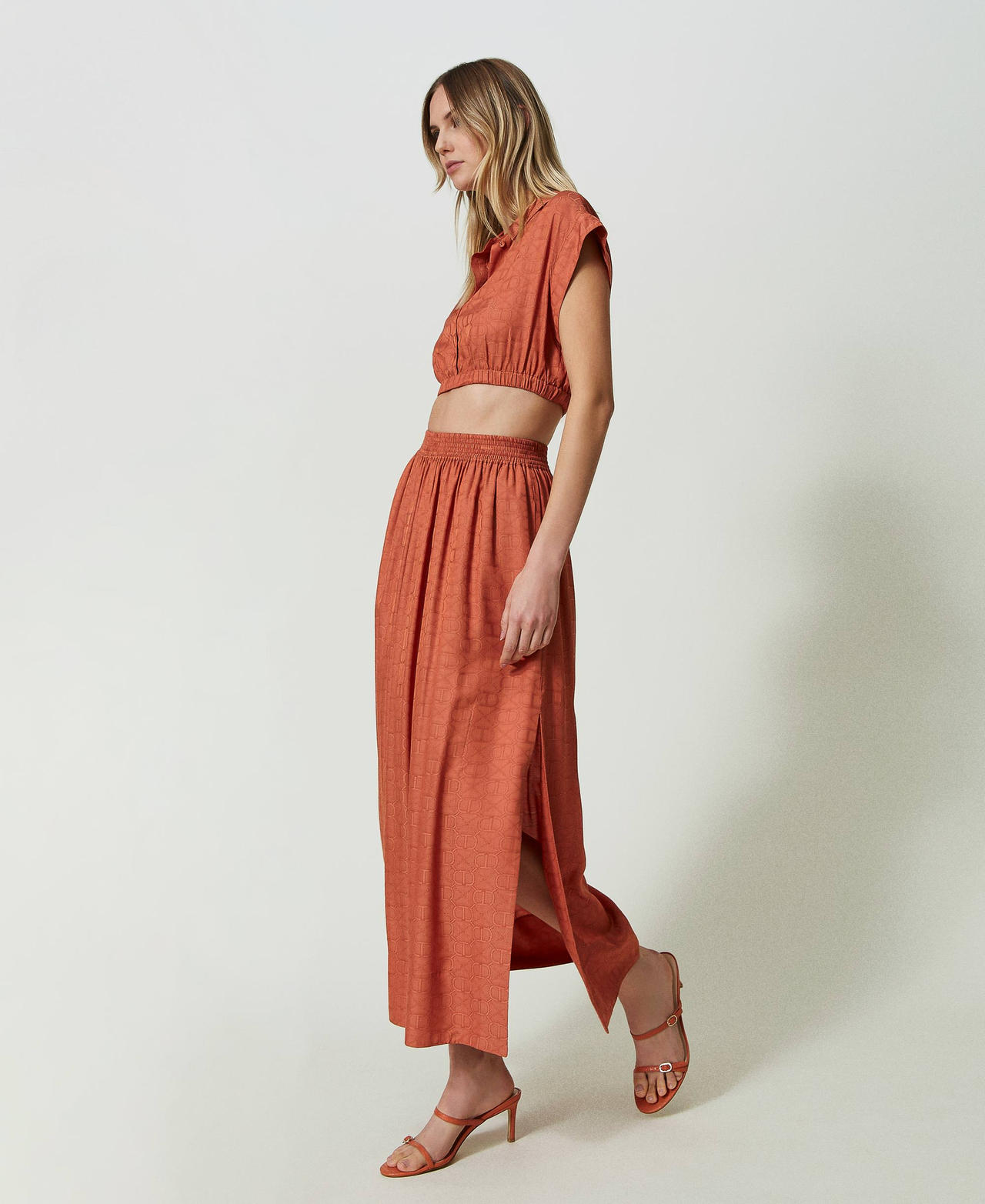 Long jacquard skirt with Oval T