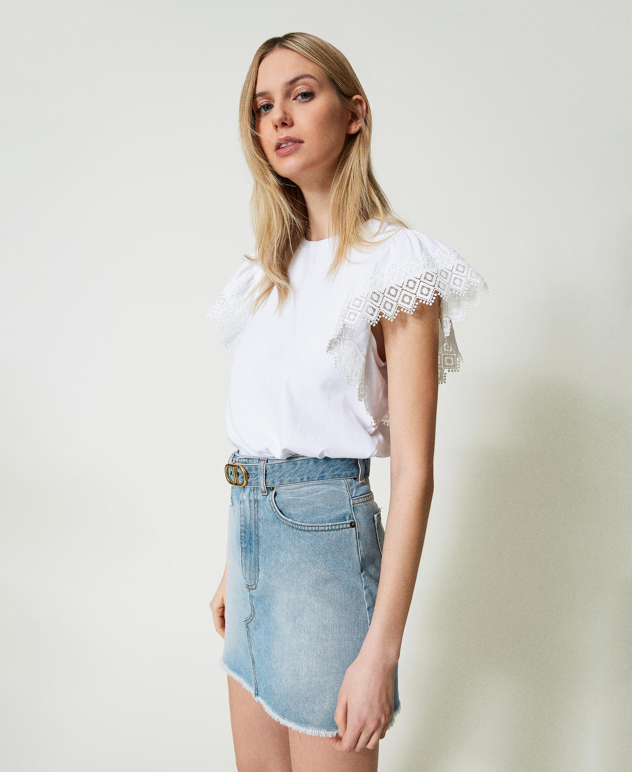 T-shirt with macram&eacute; sleeves White Woman 241TT2260_00001_03