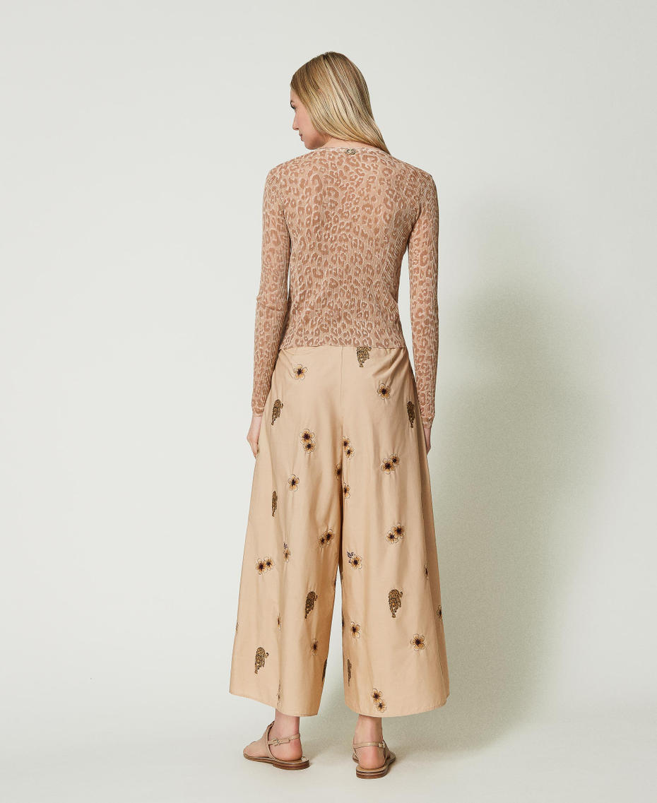 Pantalon ample en popeline avec broderie all-over