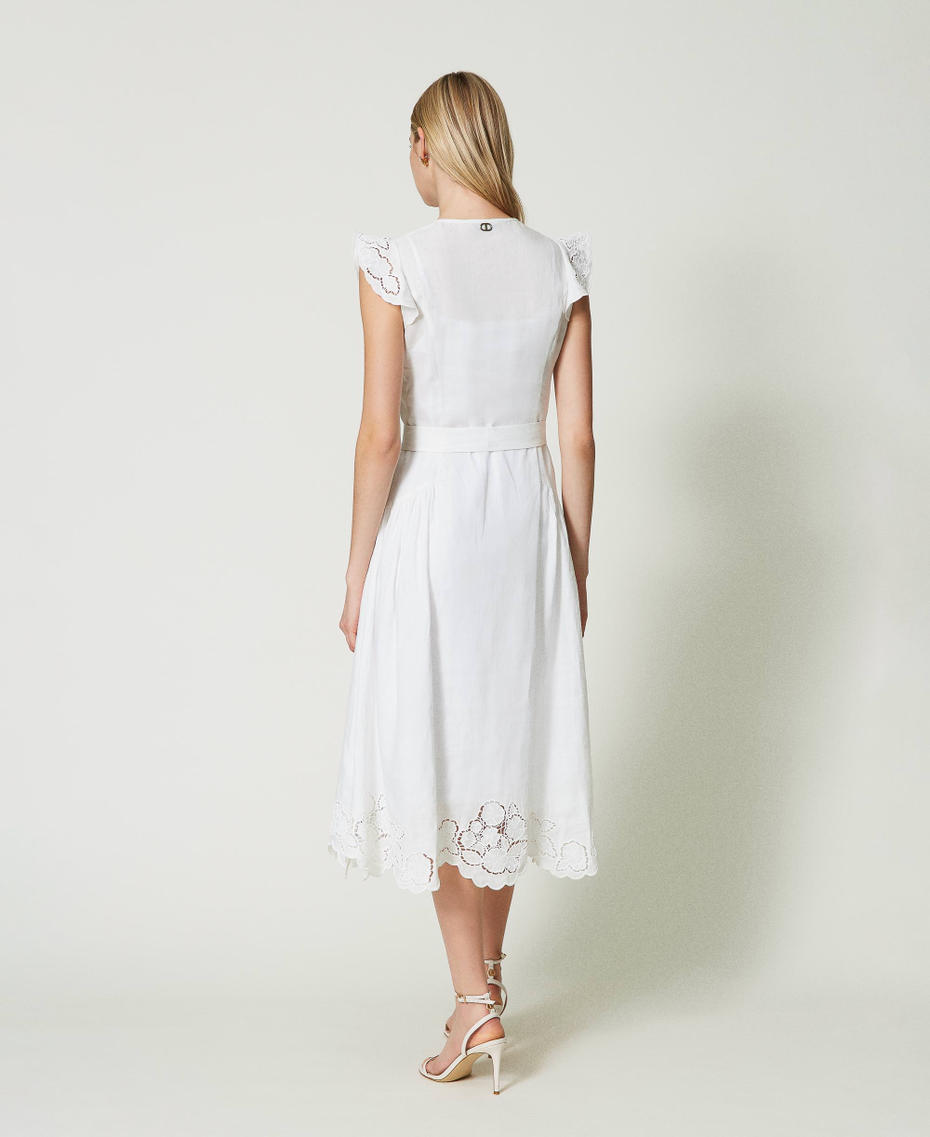 Robe midi en lin avec broderie anglaise