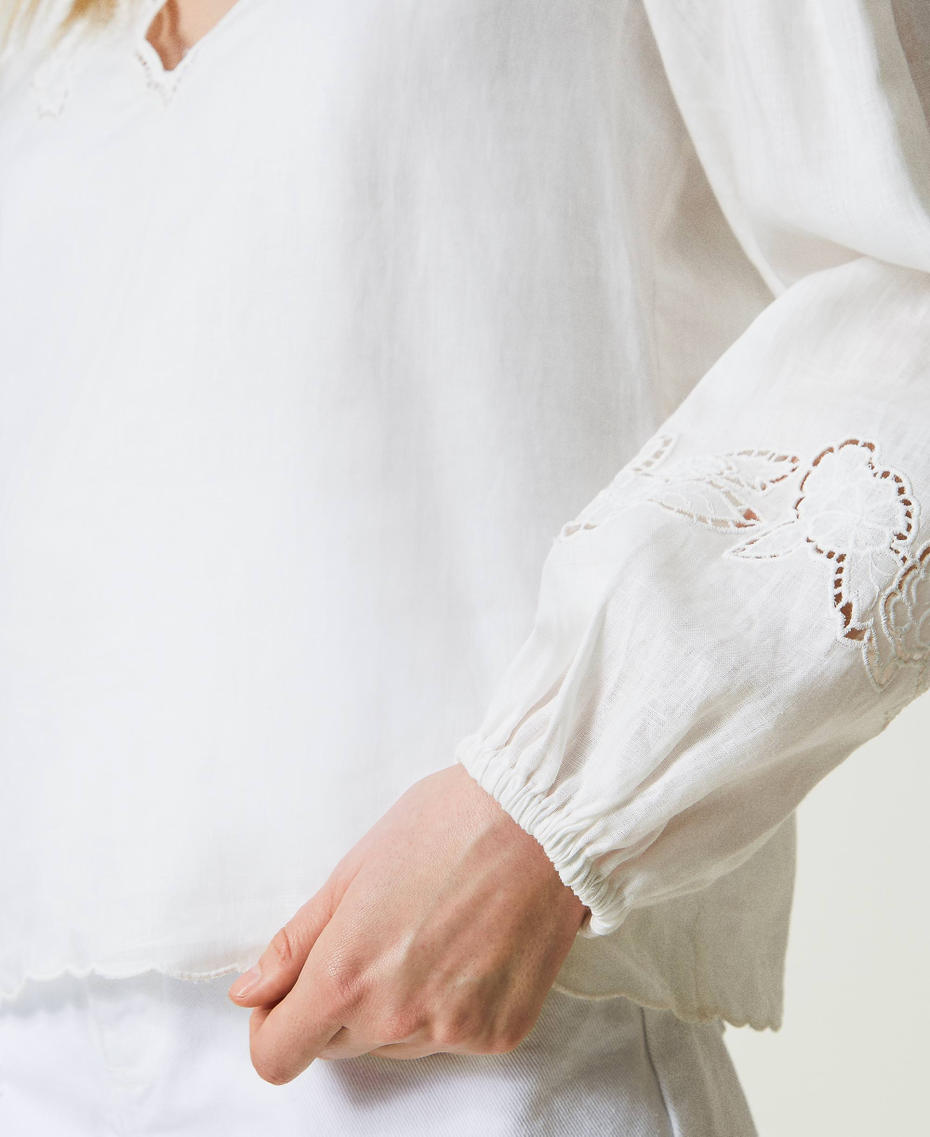 Blusa de lino con bordado de bordado inglés Blanco Mujer 241TT2333-04
