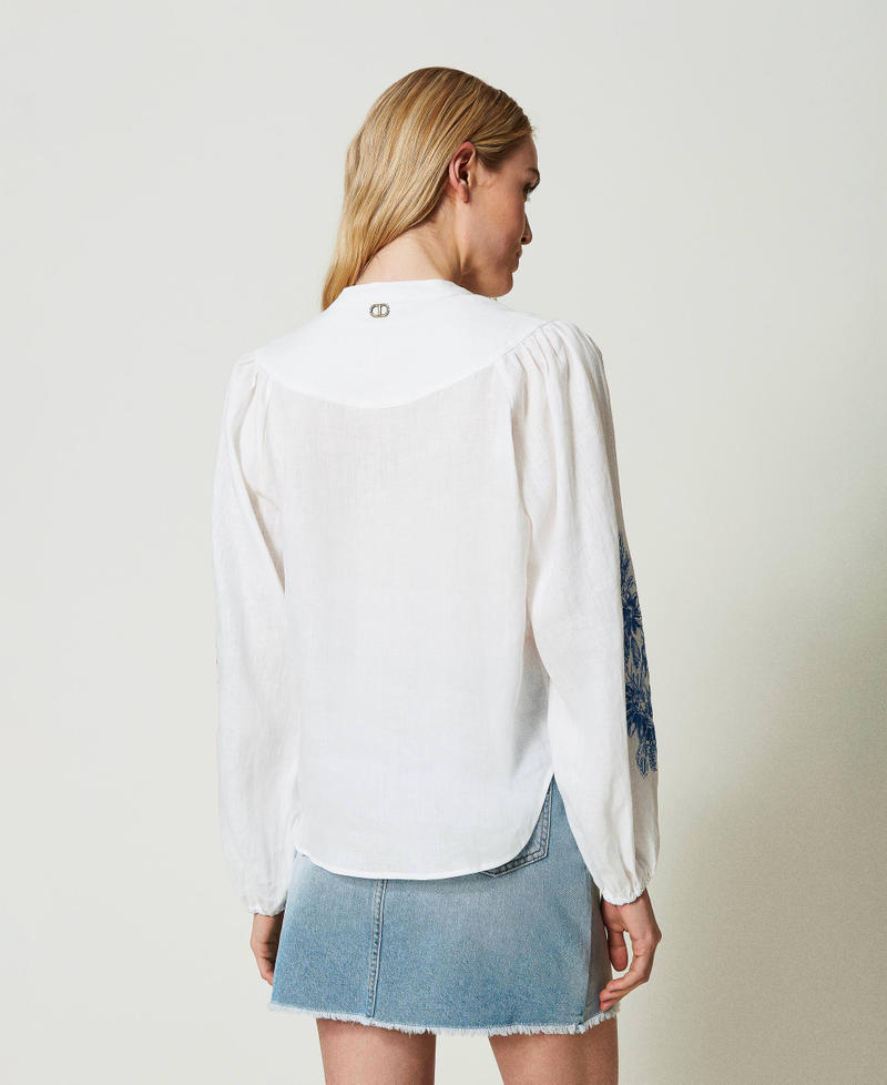 Льняная блузка с цветочной вышивкой Вышивка Цветок Синий / Белый женщина 241TT2342-03