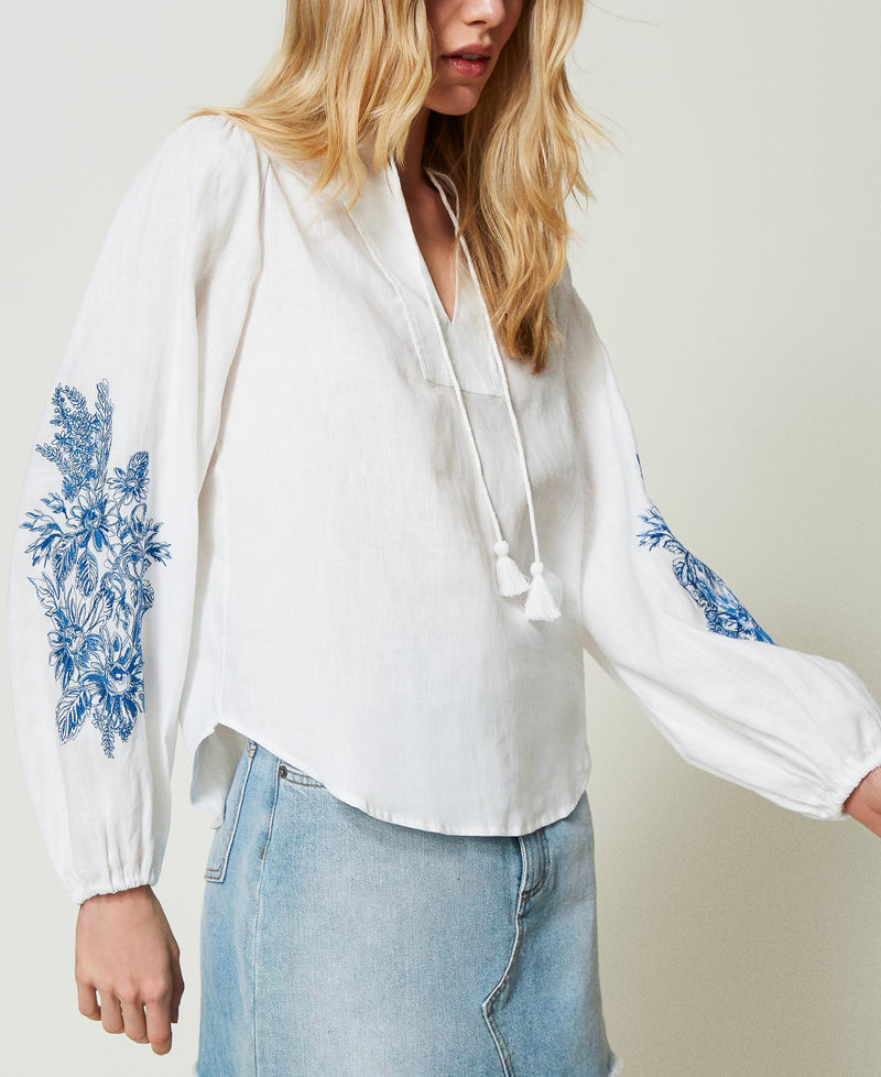 Льняная блузка с цветочной вышивкой Вышивка Цветок Синий / Белый женщина 241TT2342-04