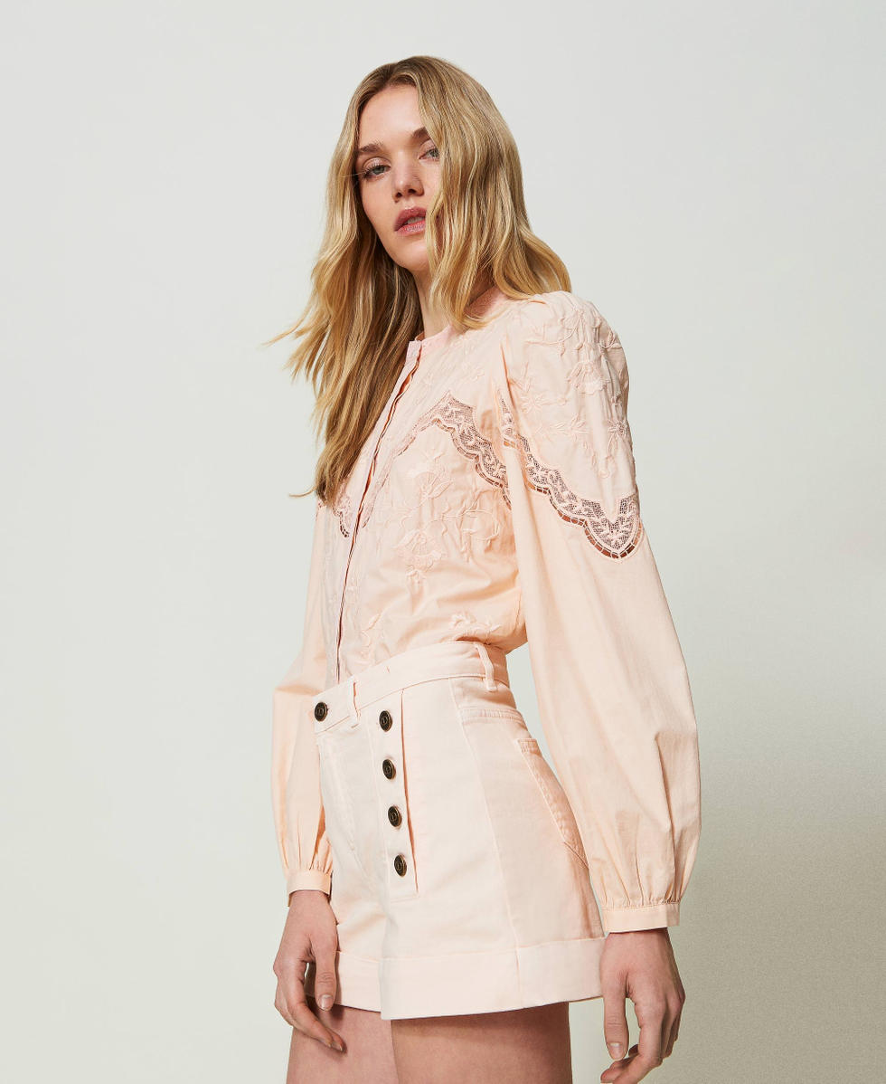 Drillich-Shorts mit Zierkn&ouml;pfen