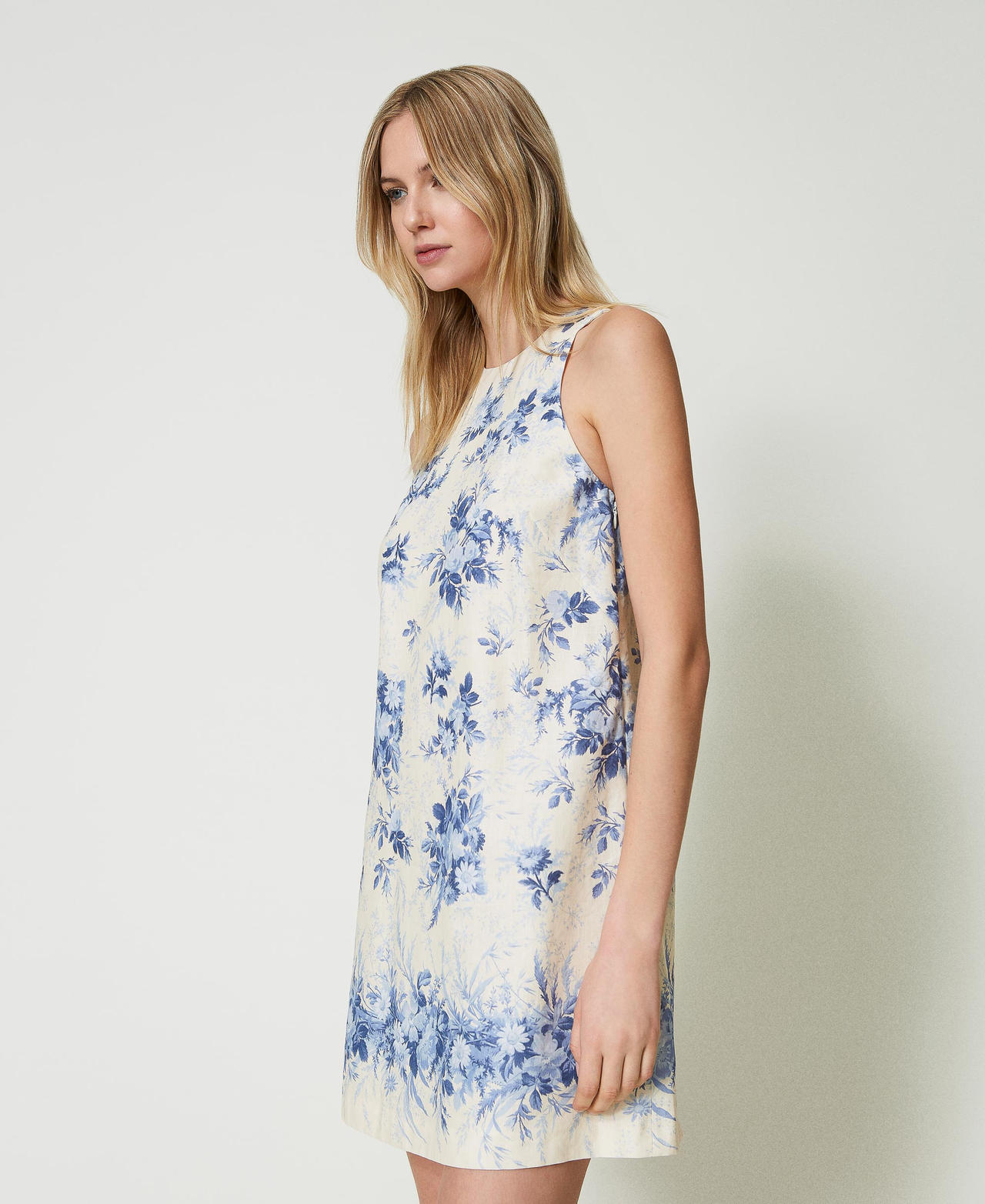 Short linen blend dress with floral print Ivory Toile de Jouy / Blue Calcedonie Print Woman 241TT2424-02