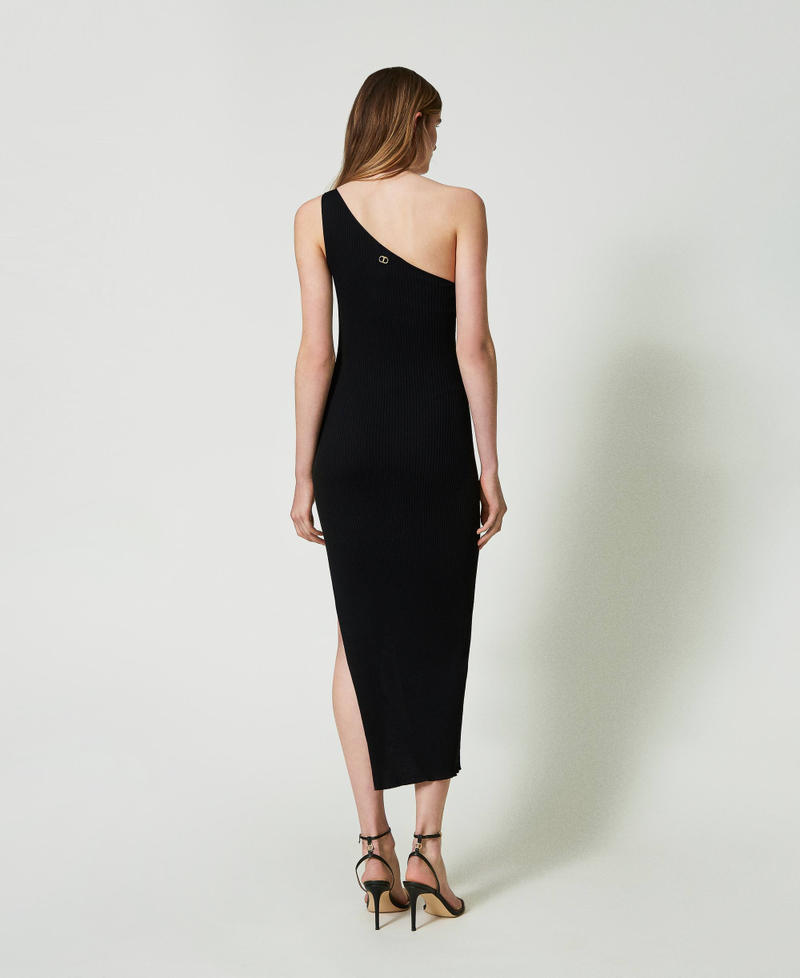 Robe longue asymétrique côtelée