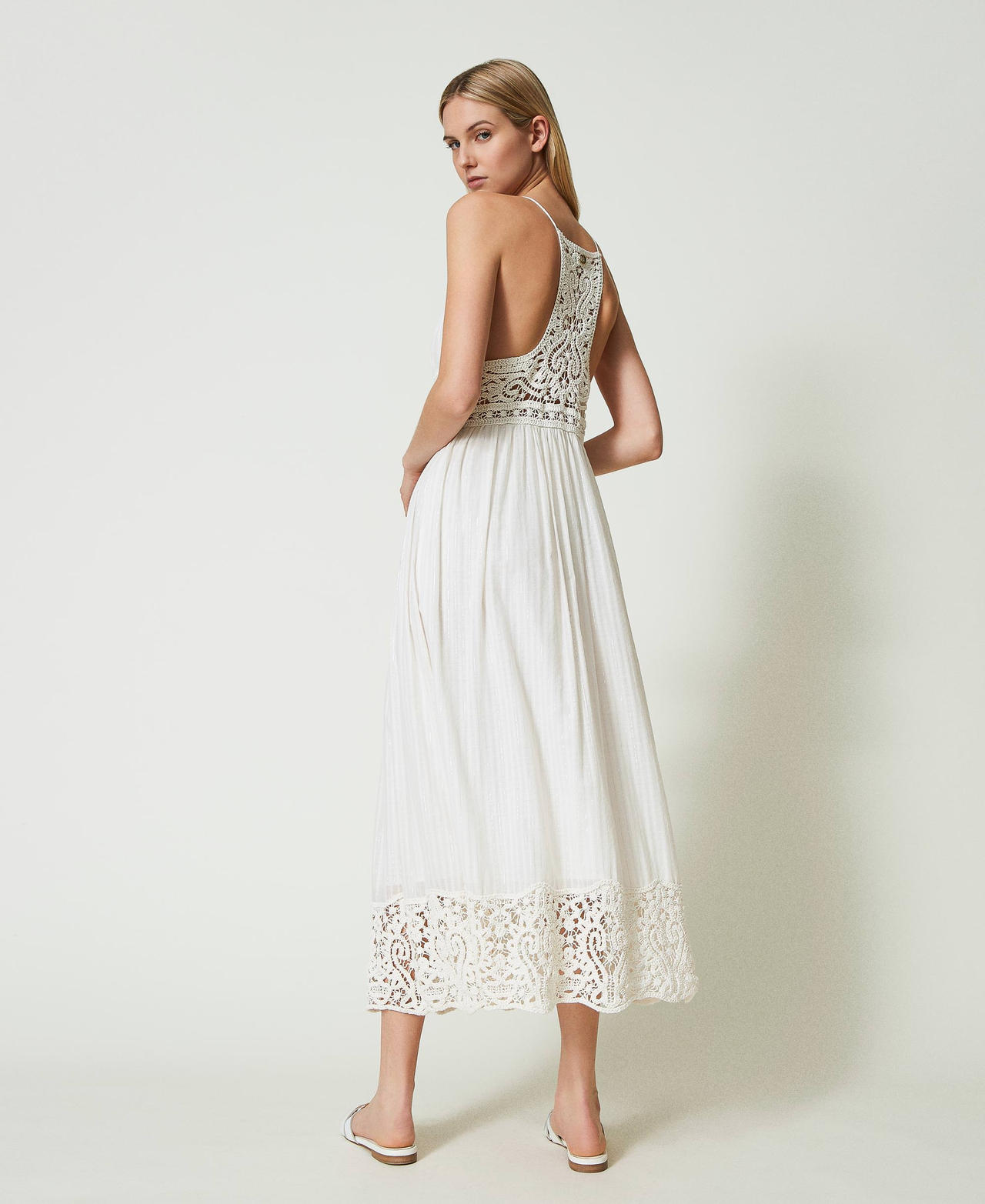 Abito lungo in maglia crochet e fil coup&eacute;