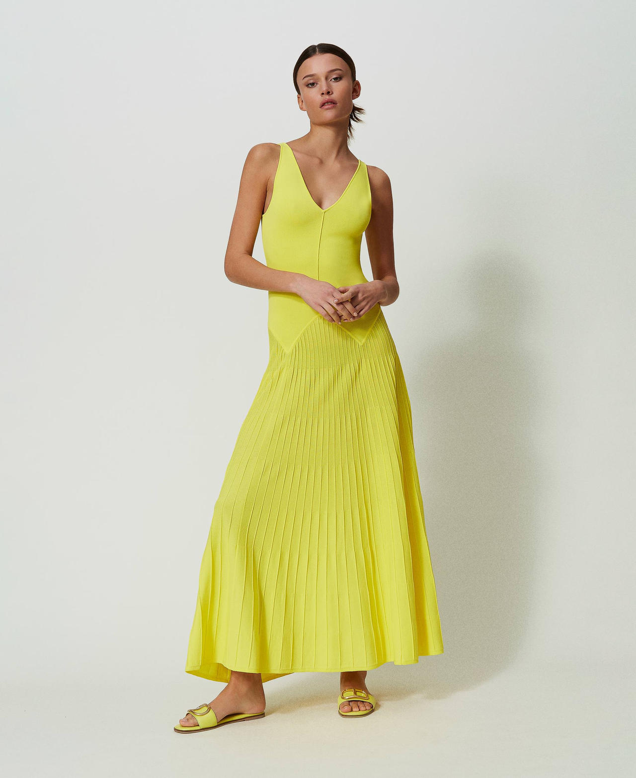 Long pleat-like knit dress