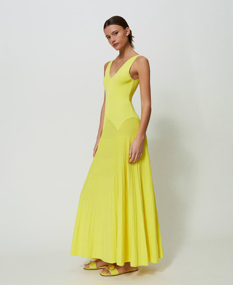 Robe longue en maille effet plissé