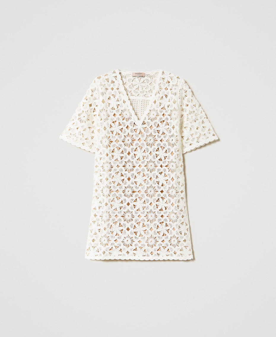 Kurzes H&auml;kelkleid mit Blumendessin