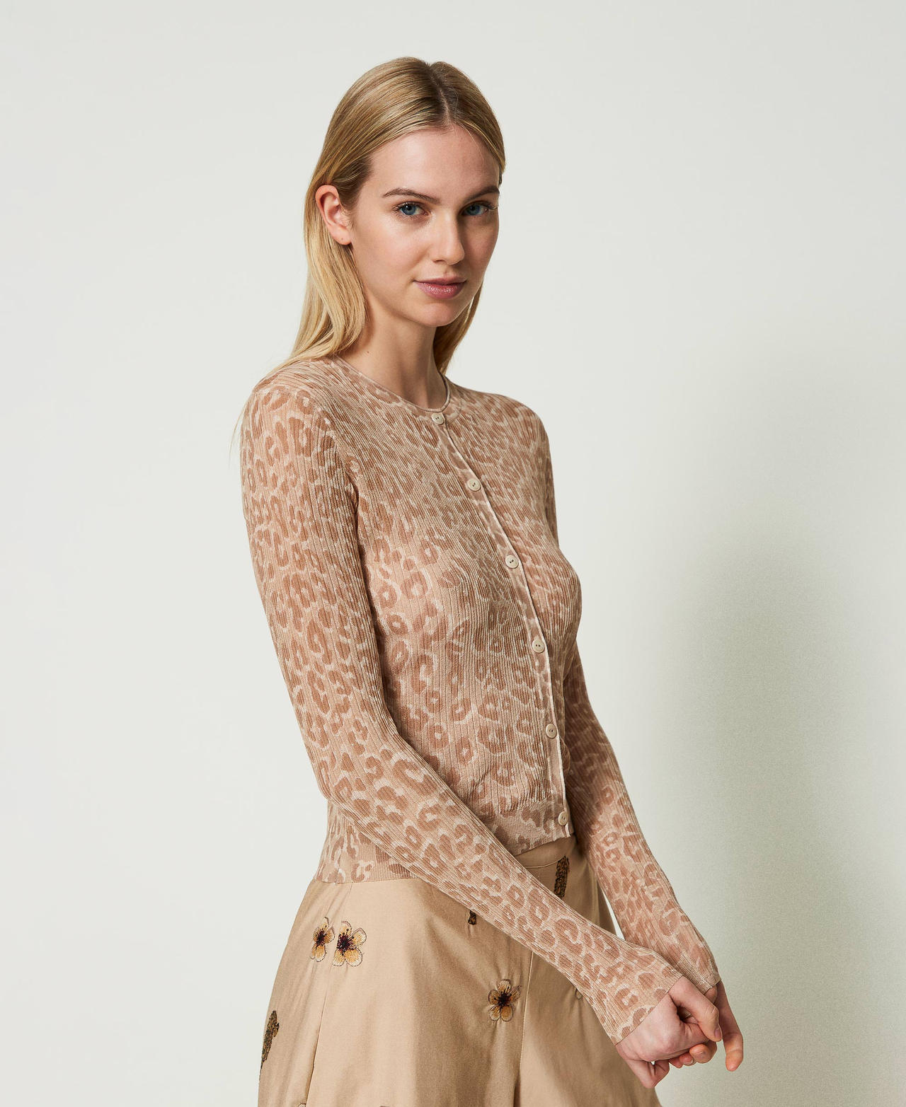 Short cardigan with animal print