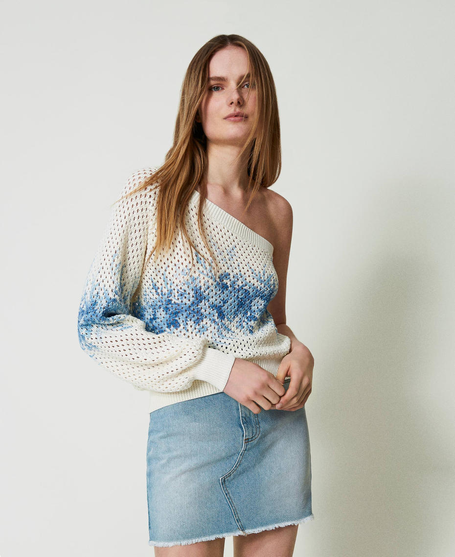 Einschultriger Netzpullover mit Blumenprint Print Toile de Jouy Elfenbein / Blue Chalcedonie Frau 241TT3270_11679_01