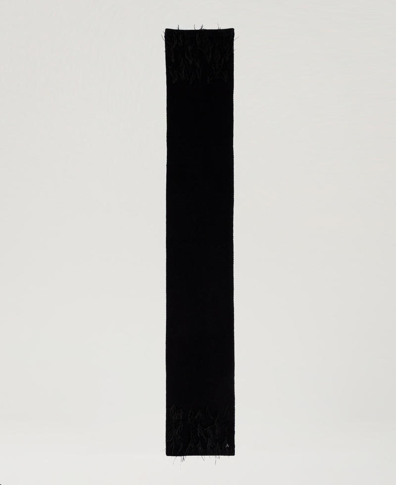 Jacquard scarf with feathers