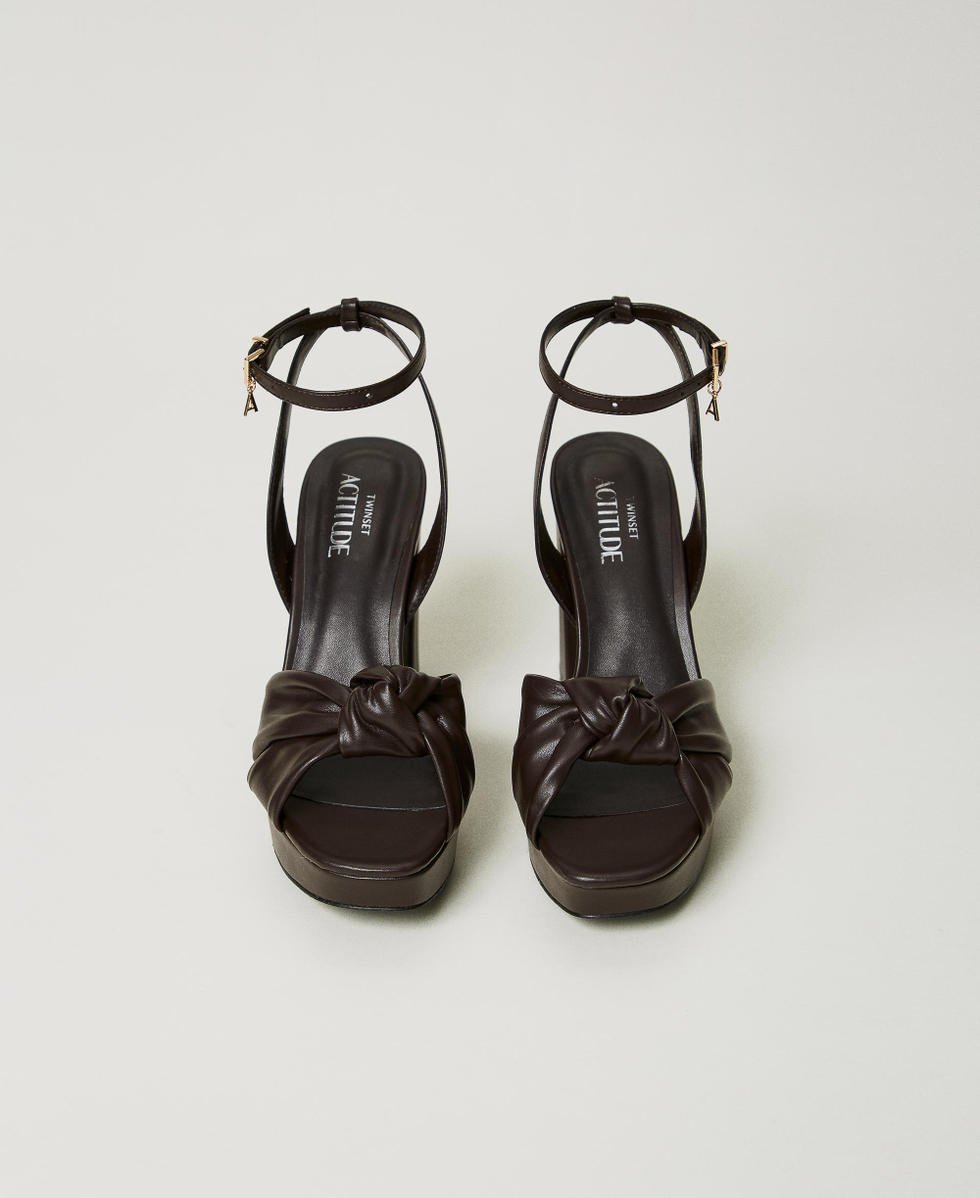 Sandalias de plataforma con nudo