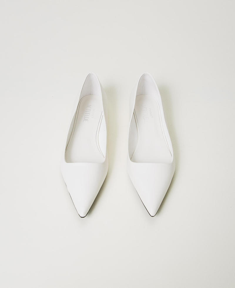 Ballerina mit spitz zulaufender Zehenpartie White Sahne Frau 242ACP032_00733_04