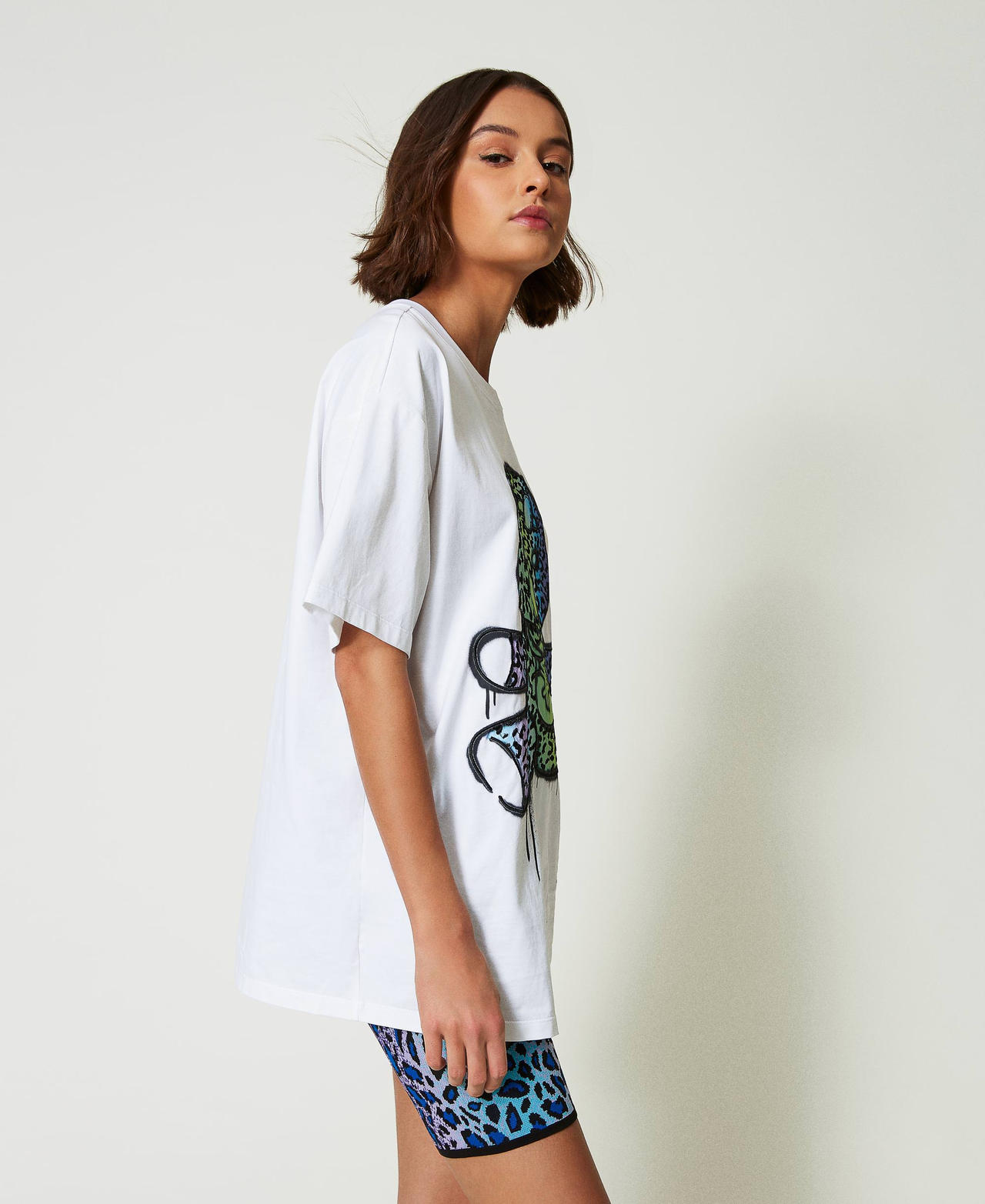 MYFO oversize T-shirt with print and embroidery Colourful Bear Woman 242AM2011_11883_02