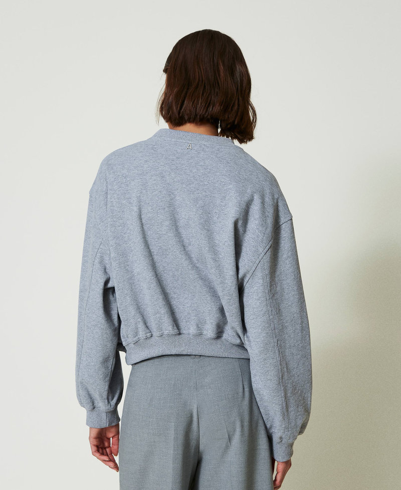 Felpa in jersey di cotone con ricamo in grigio | ® IT