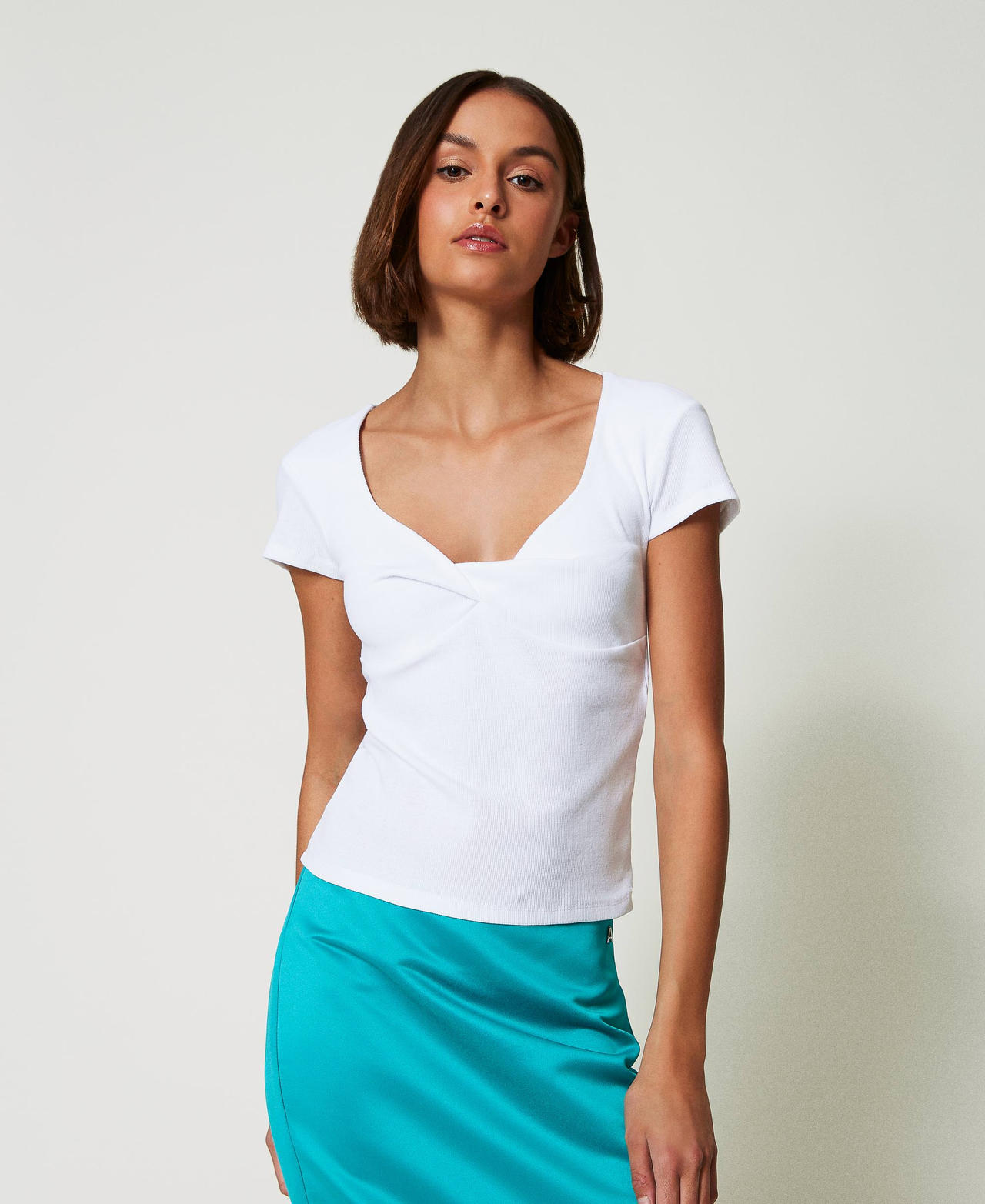 Ribbed T-shirt with knot "Papers" White Woman 242AP2062_00840_02