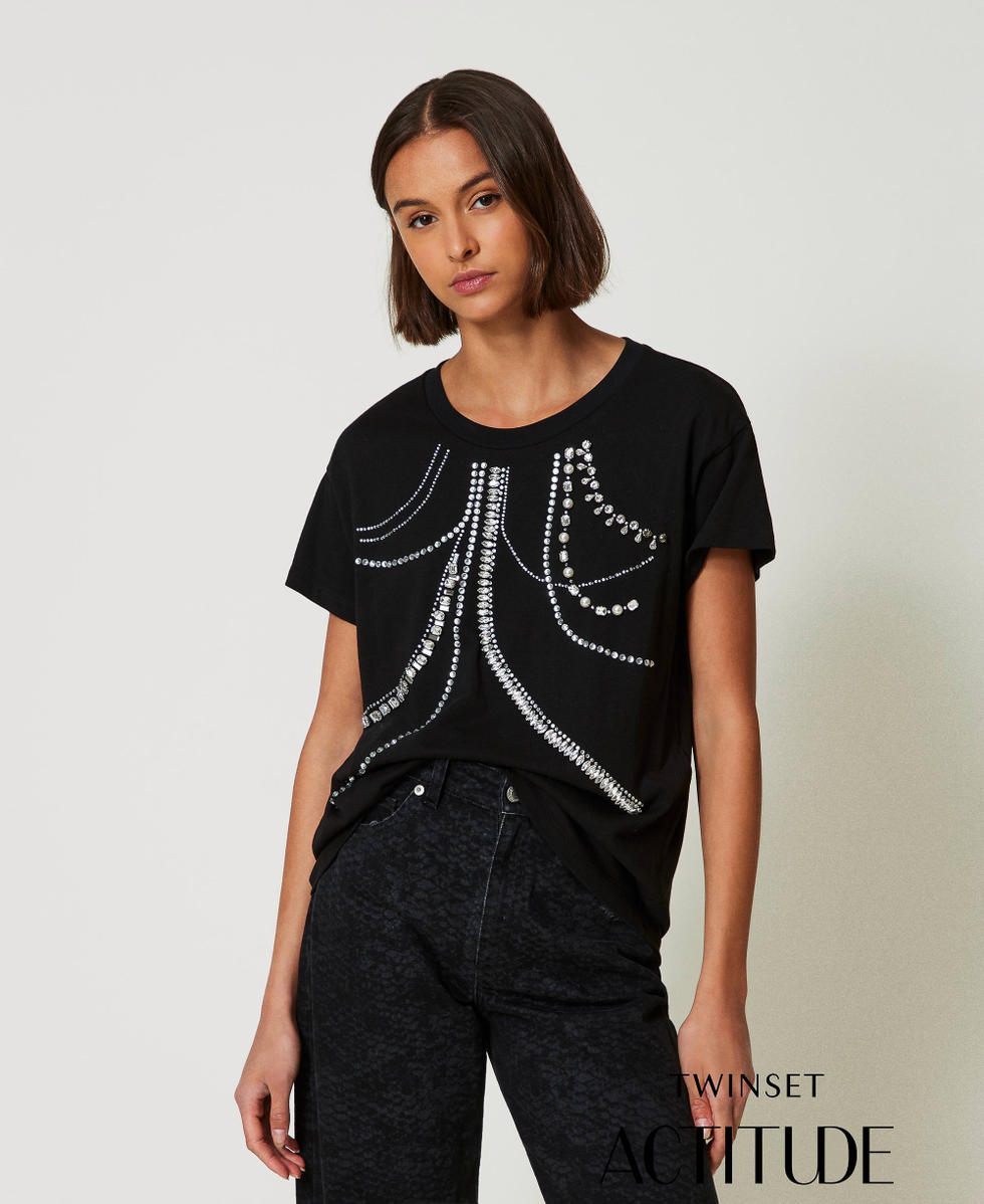 T-shirt with embroidery and pearls Woman, Black | TWINSET Milano