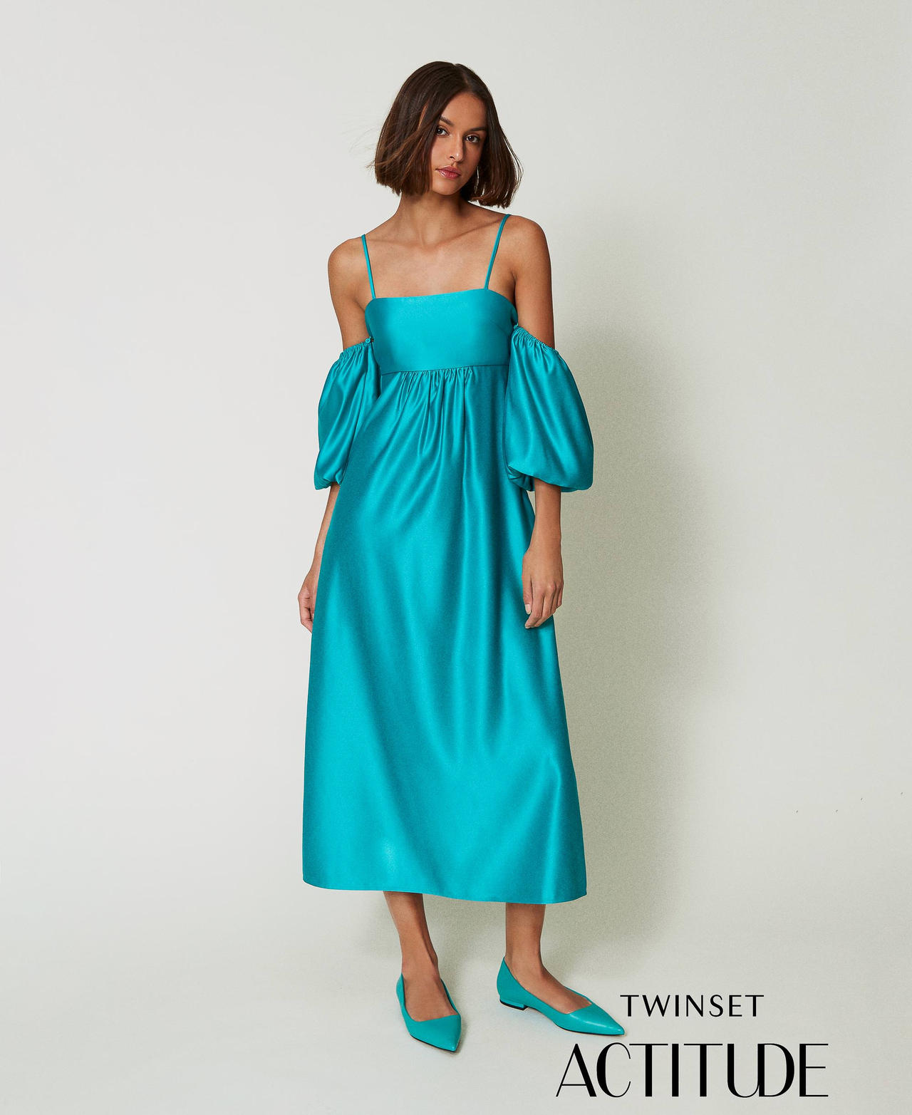 Robe longue en satin duchesse Vert &laquo;&nbsp;Tropical Emerald&nbsp;&raquo; Femme 242AP2243_11722_01