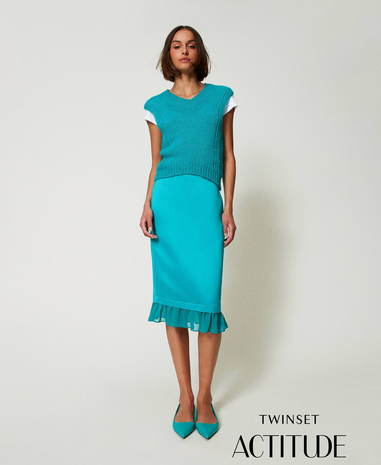 Jupe mi-longue en satin duchesse Vert &laquo;&nbsp;Tropical Emerald&nbsp;&raquo; Femme 242AP2244_11722_01