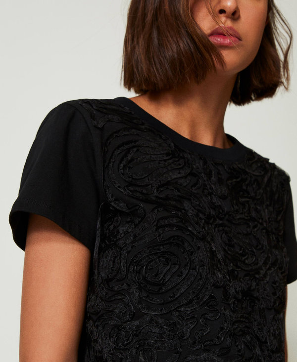 T-shirt with organza embroidery